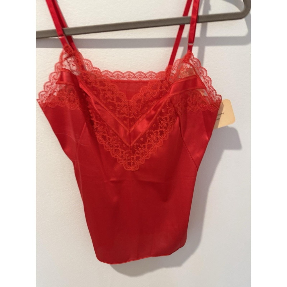 Vintage NWT Vanity Fair Glisanda Lace Satin Camisole Size 32 made in the USA